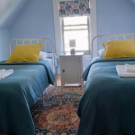 Guest Suite In Historical District Глостер Экстерьер фото