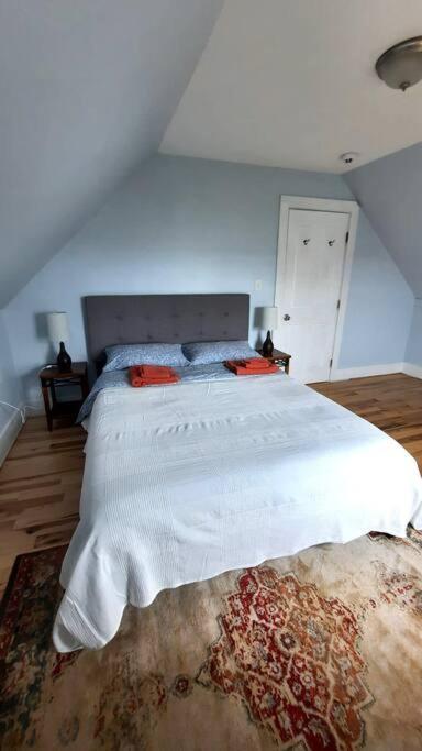 Guest Suite In Historical District Глостер Экстерьер фото