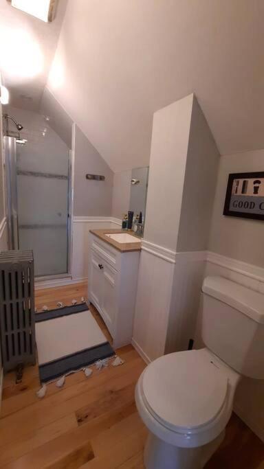 Guest Suite In Historical District Глостер Экстерьер фото